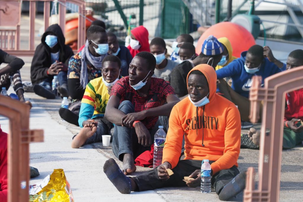 Migrantes a la espera de ser acgidos